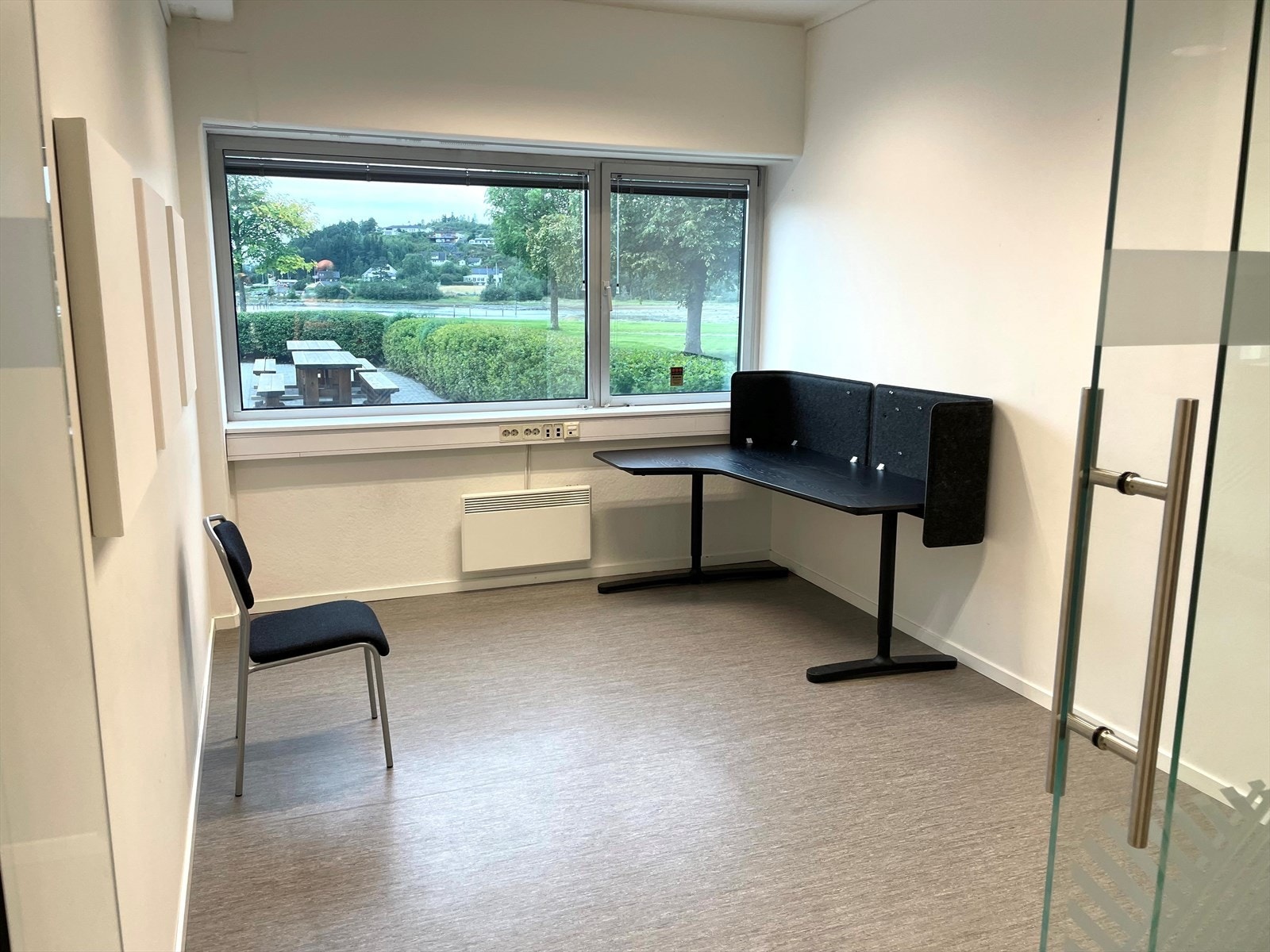 1. etasje Cellekontor kontorbygg. Hovedinngang kontorbygg Galleribilde