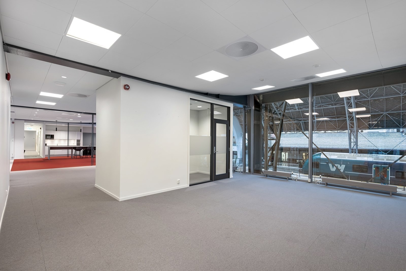 Landskap med tilhørende stillerom. Galleribilde