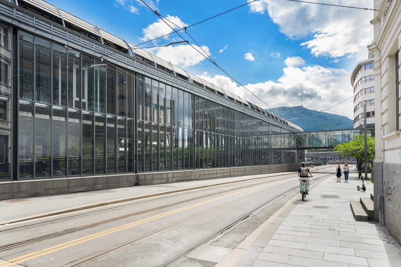 De ledige lokalene ligger både i den nye og eldre delen av jernbanestasjonen Galleribilde