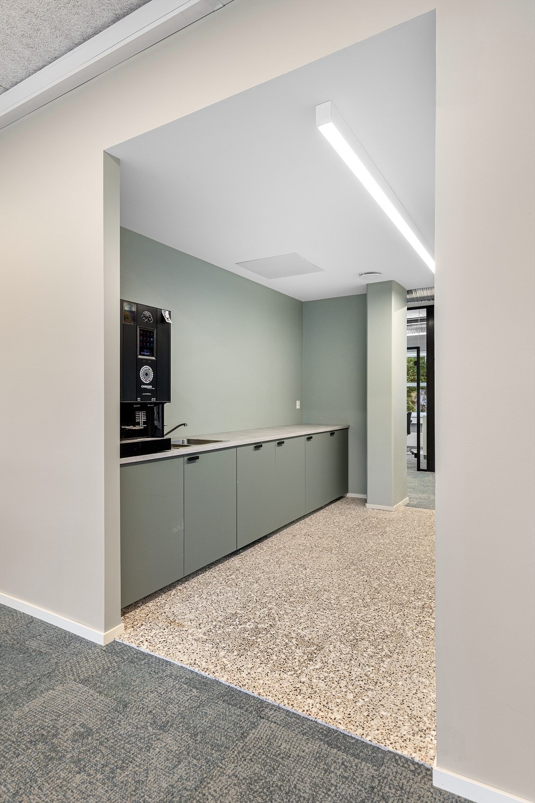 Bilder fra oppussede lokaler hos annen leietaker. Galleribilde