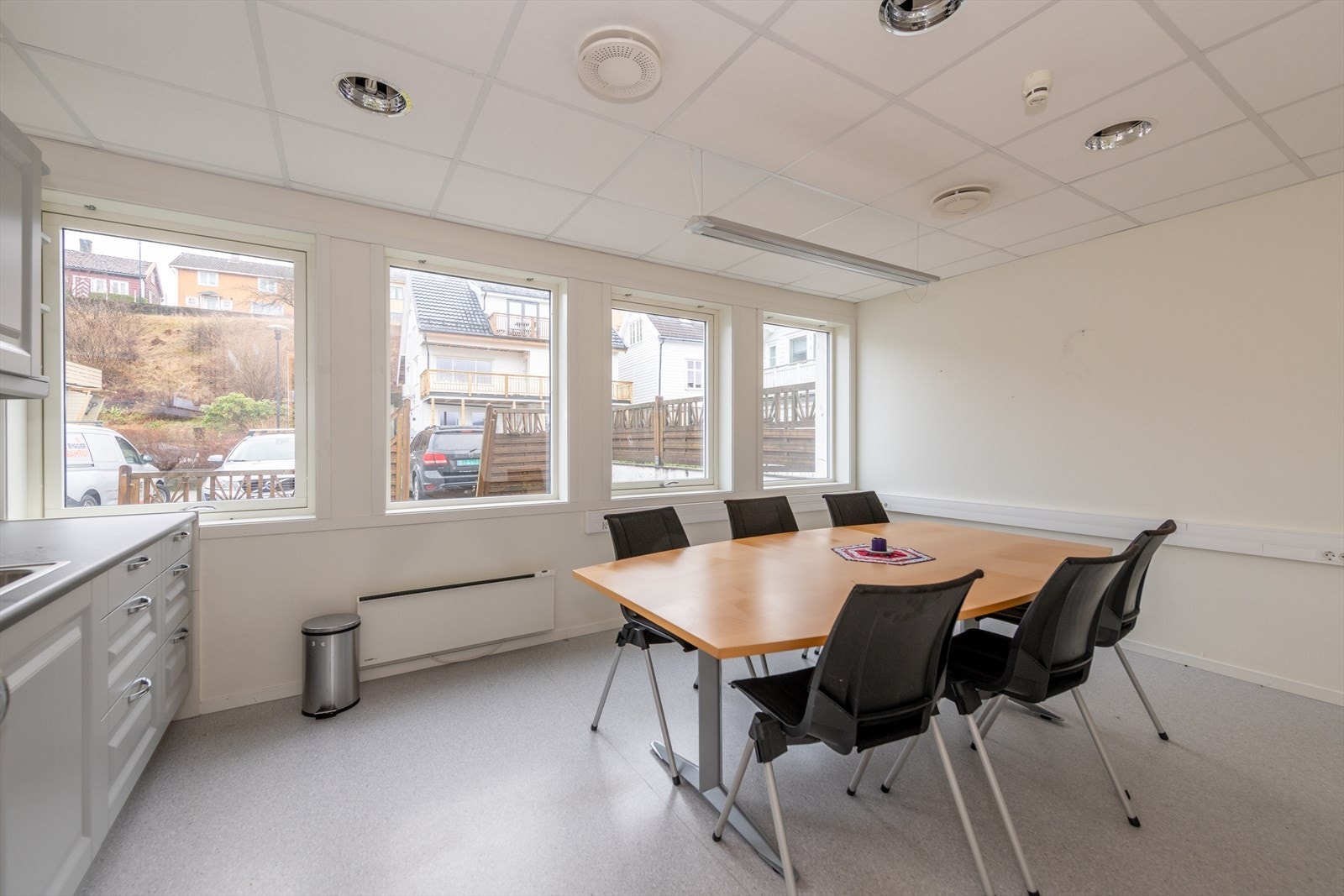 NEG-09.jpg Galleribilde