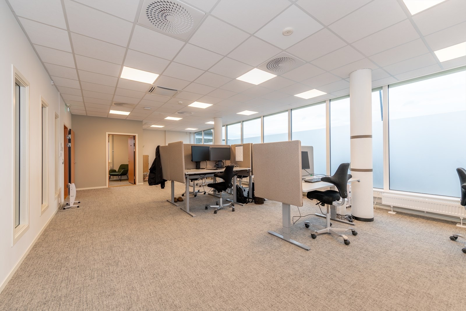 NEG-19.jpg Galleribilde