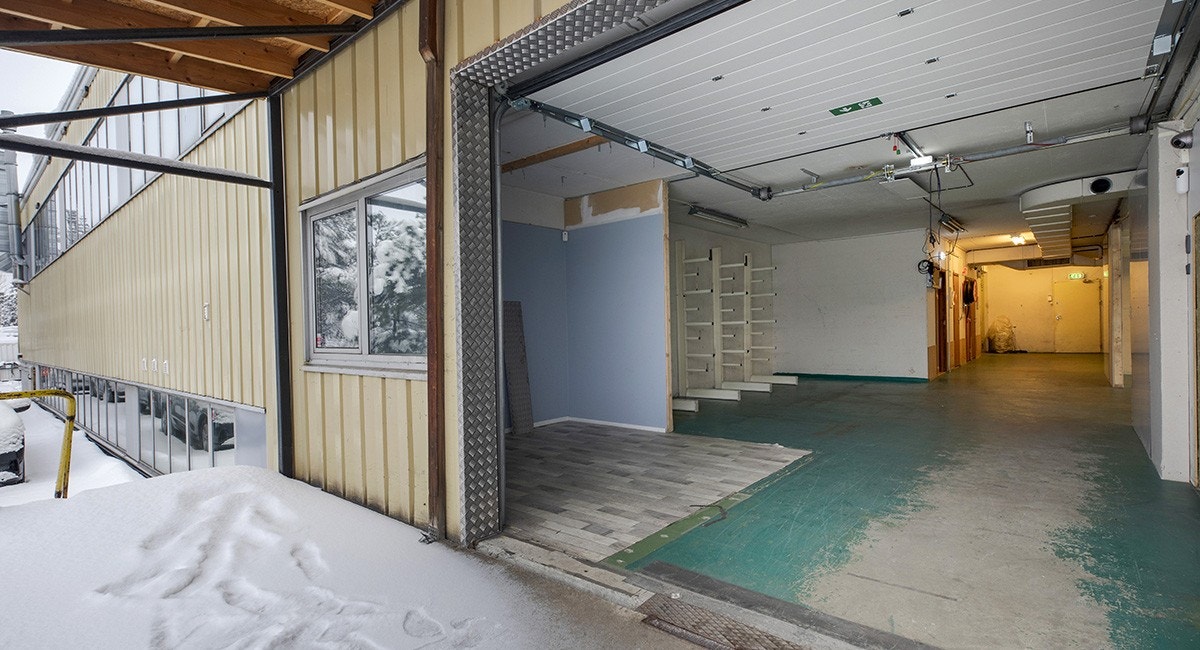 Rampe på bakkeplan inn til ledig lager på 683 kvm BTA lager Galleribilde