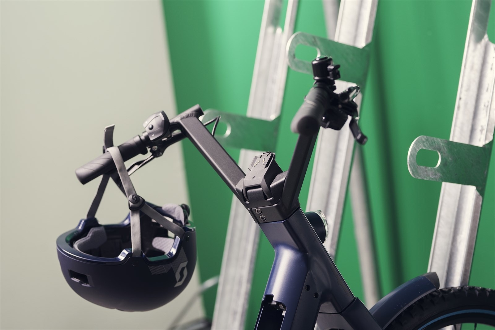 Felles dusj og garderobeanlegg, og innendørs sykkelparkering Galleribilde