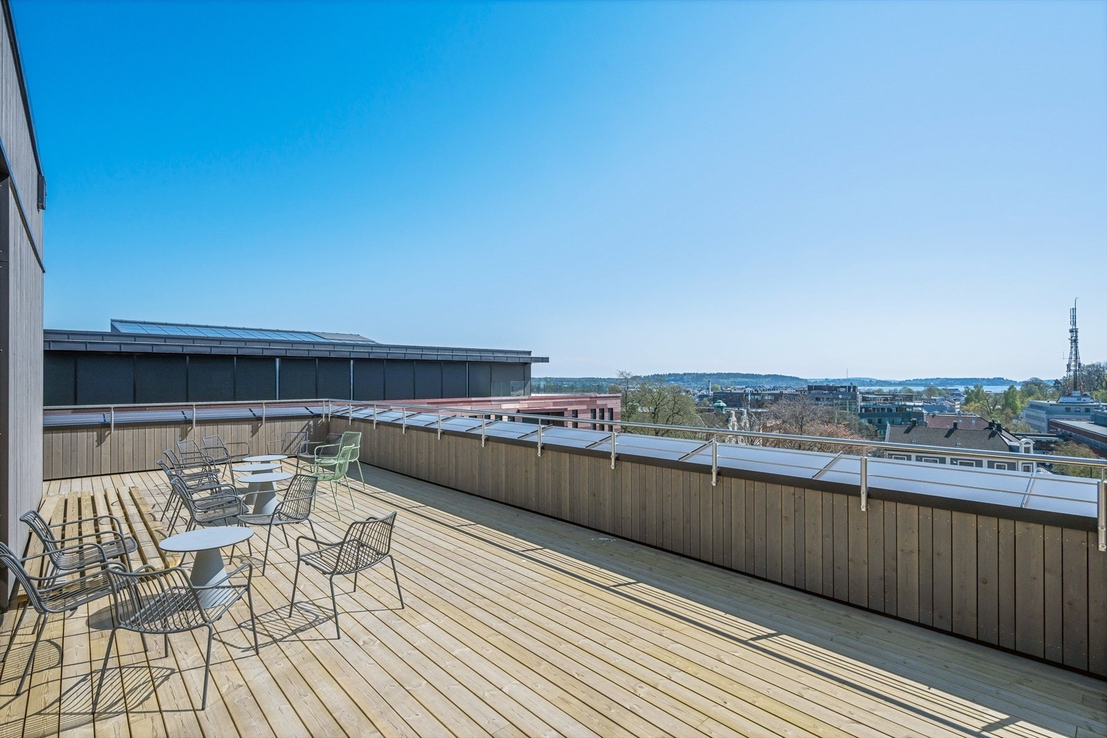 Nydelig takterrase Foto: Kristian Bollæren Galleribilde