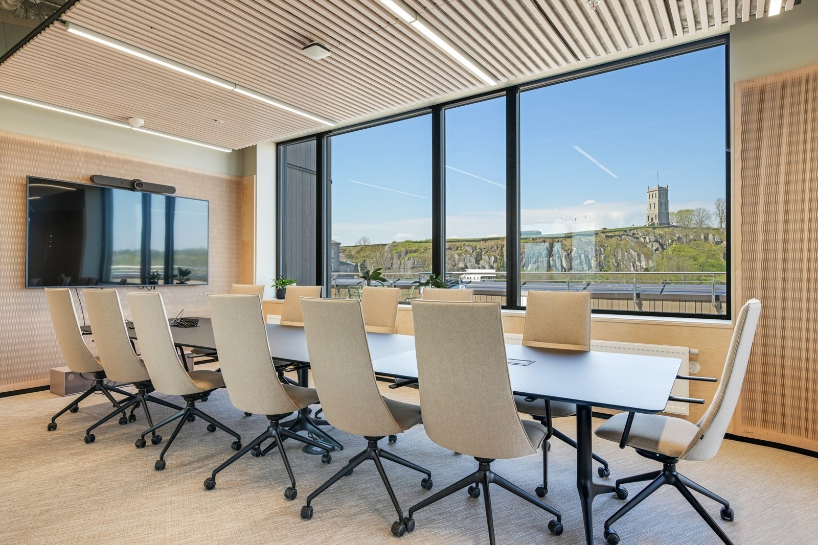 Felles møterom i 7. etasje med spektakulær utsikt til Slottsfjellet Foto: Kristian Bollæren Galleribilde