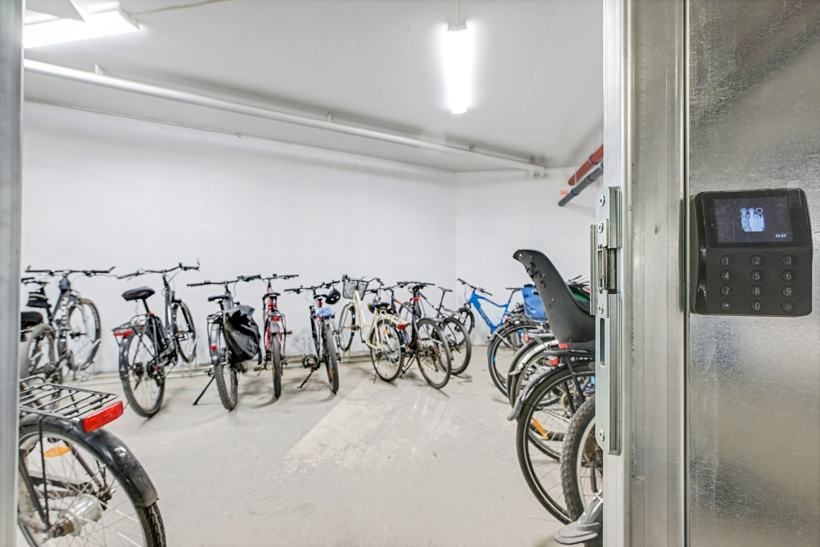 Sykkelparkering i kjelleren Foto: Kristian Bollæren Galleribilde