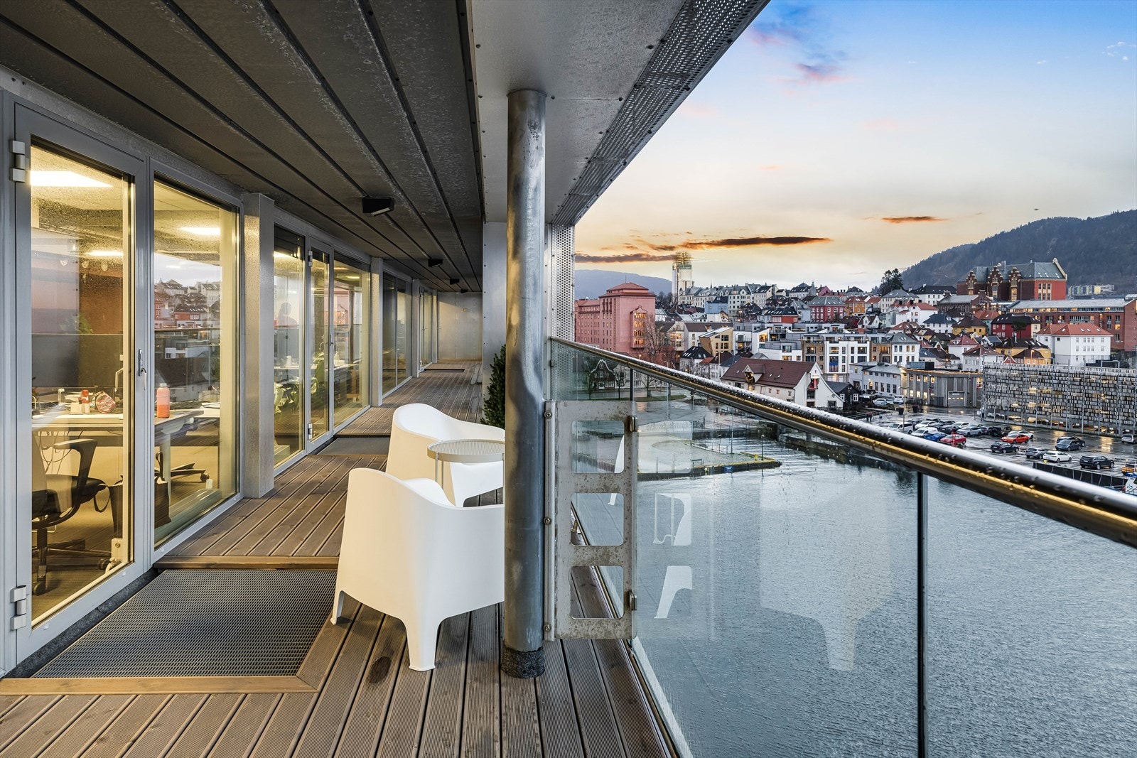 De ledige lokalene i 6. og 7. etasje har egen balkong. Galleribilde