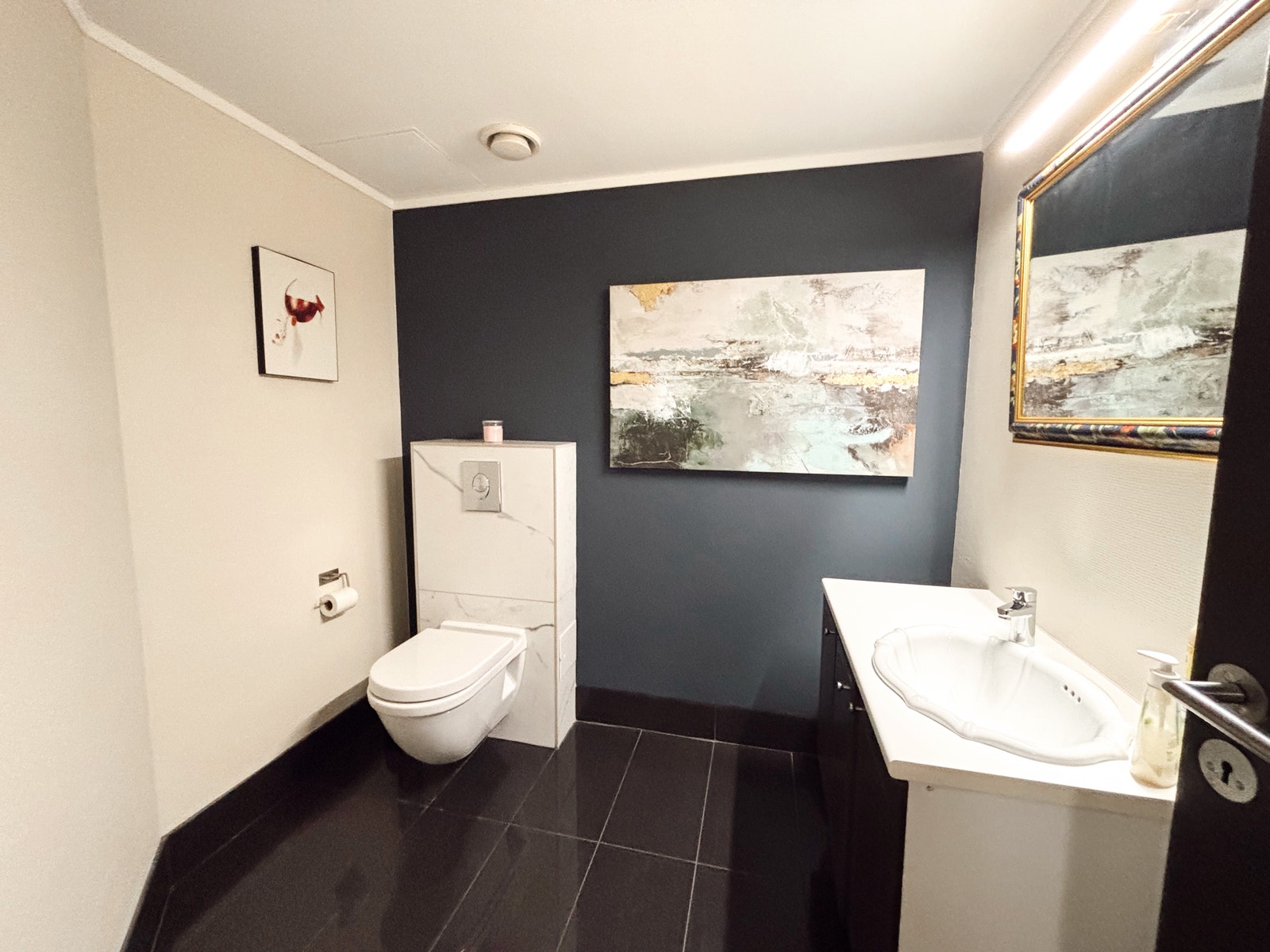 Felles toalett til seksjonen Galleribilde