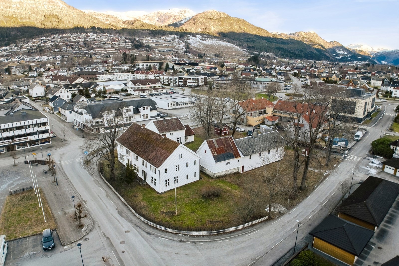 Dette må vere ein av dei beste tomtene i Nordfjordeid. Galleribilde