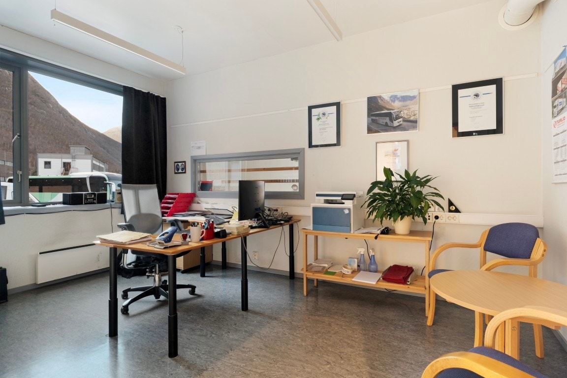 Kontor i 2. etasje. Galleribilde