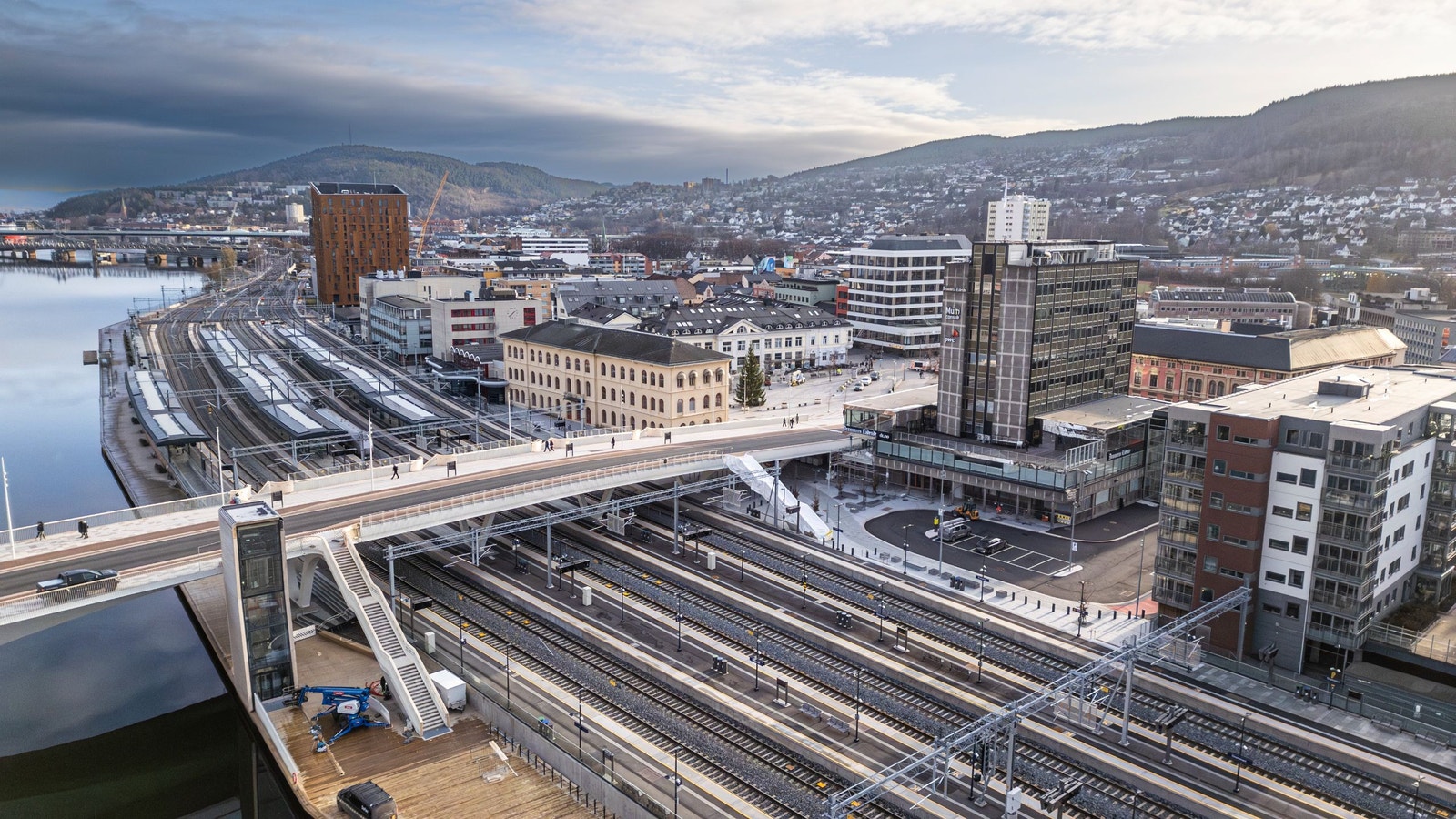 Strømsø Torg 9 ligger rett på jernbanestasjonen Galleribilde