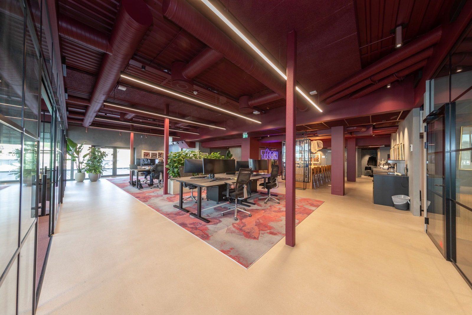 Godt med innlys og effektive arealer for flere type kontorløsninger Galleribilde