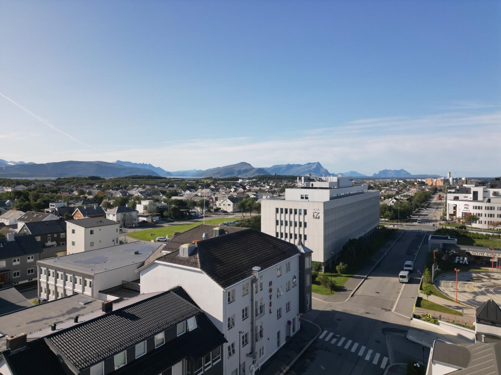 Mot sørvest. Fylkesbygget nærmeste nabo. Galleribilde