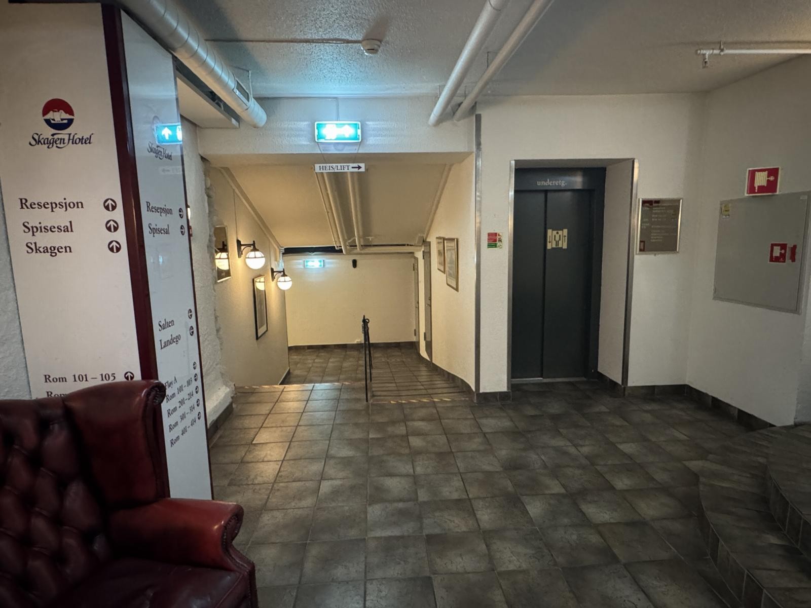 U. etg. N9 mot trapperom og undergang i mot N11. Galleribilde