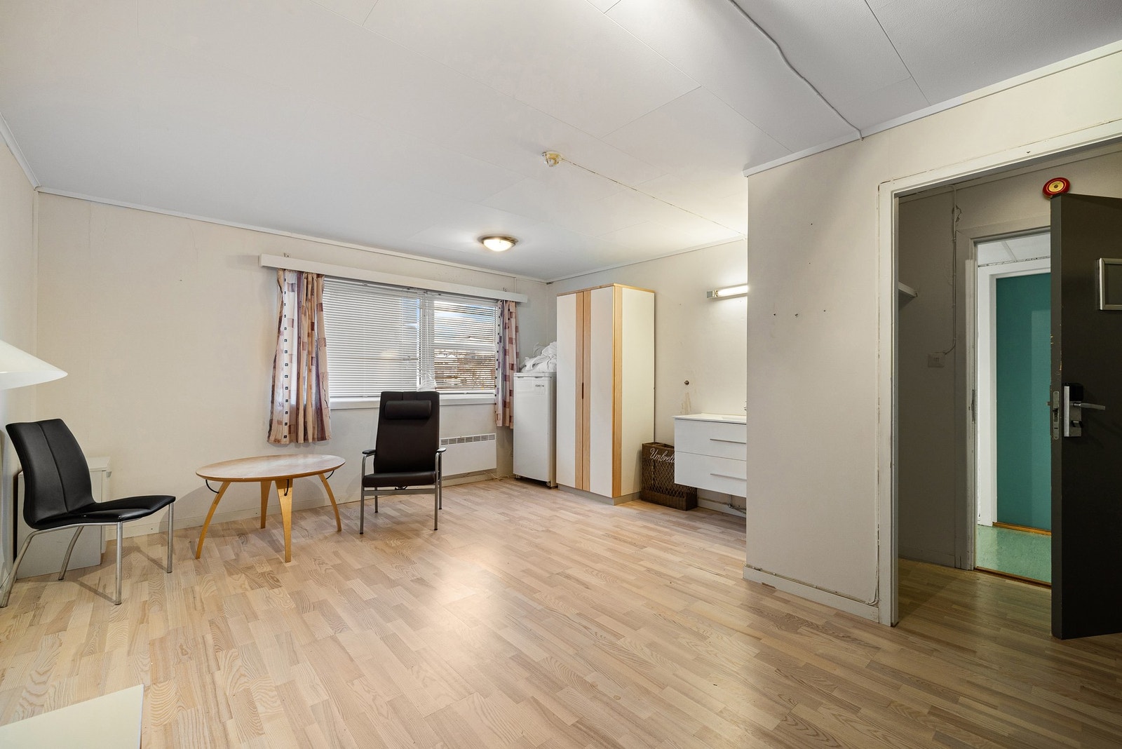 Hybelrom med god størrelse i byggets 2. etasje. Galleribilde