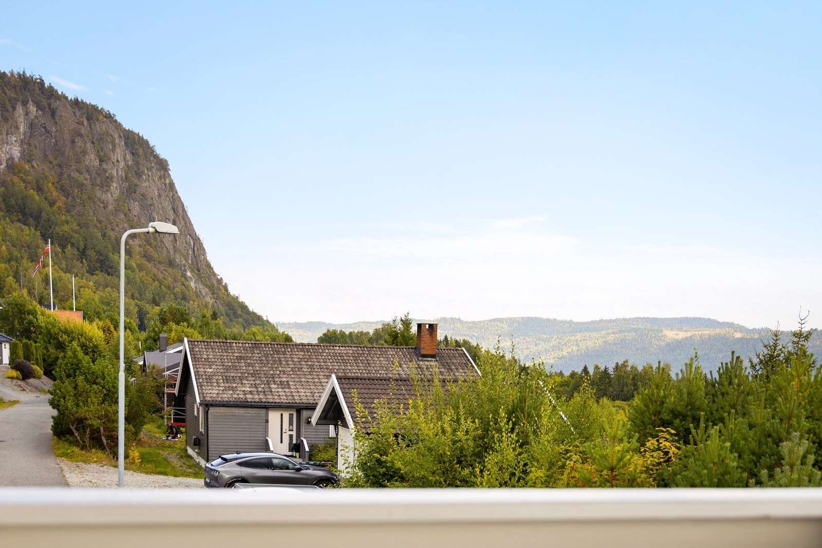 Utsikt fra verandaen. Galleribilde