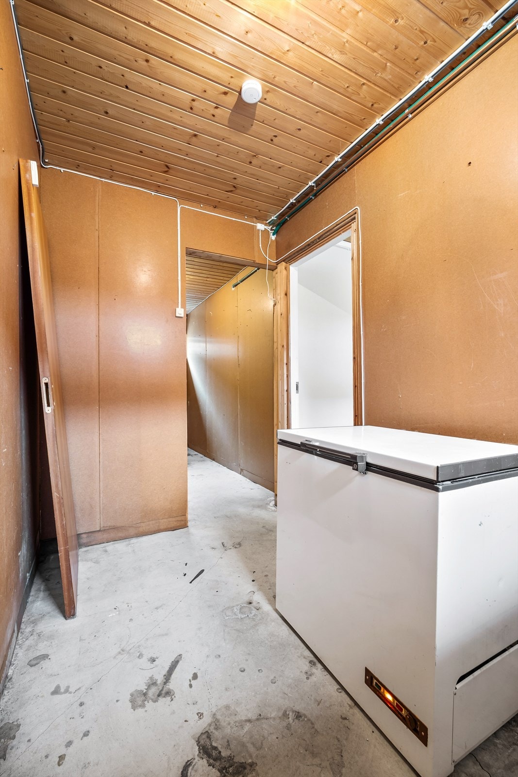 Ytterligere bodareal i underetasjen med god plass ekstra lagring. Galleribilde