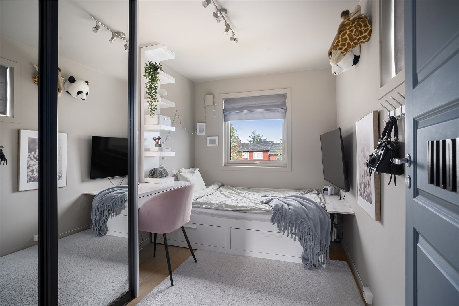 Soverom II - Søknad om bruksendring fra kott til soverom er under behandling i kommunen. Galleribilde