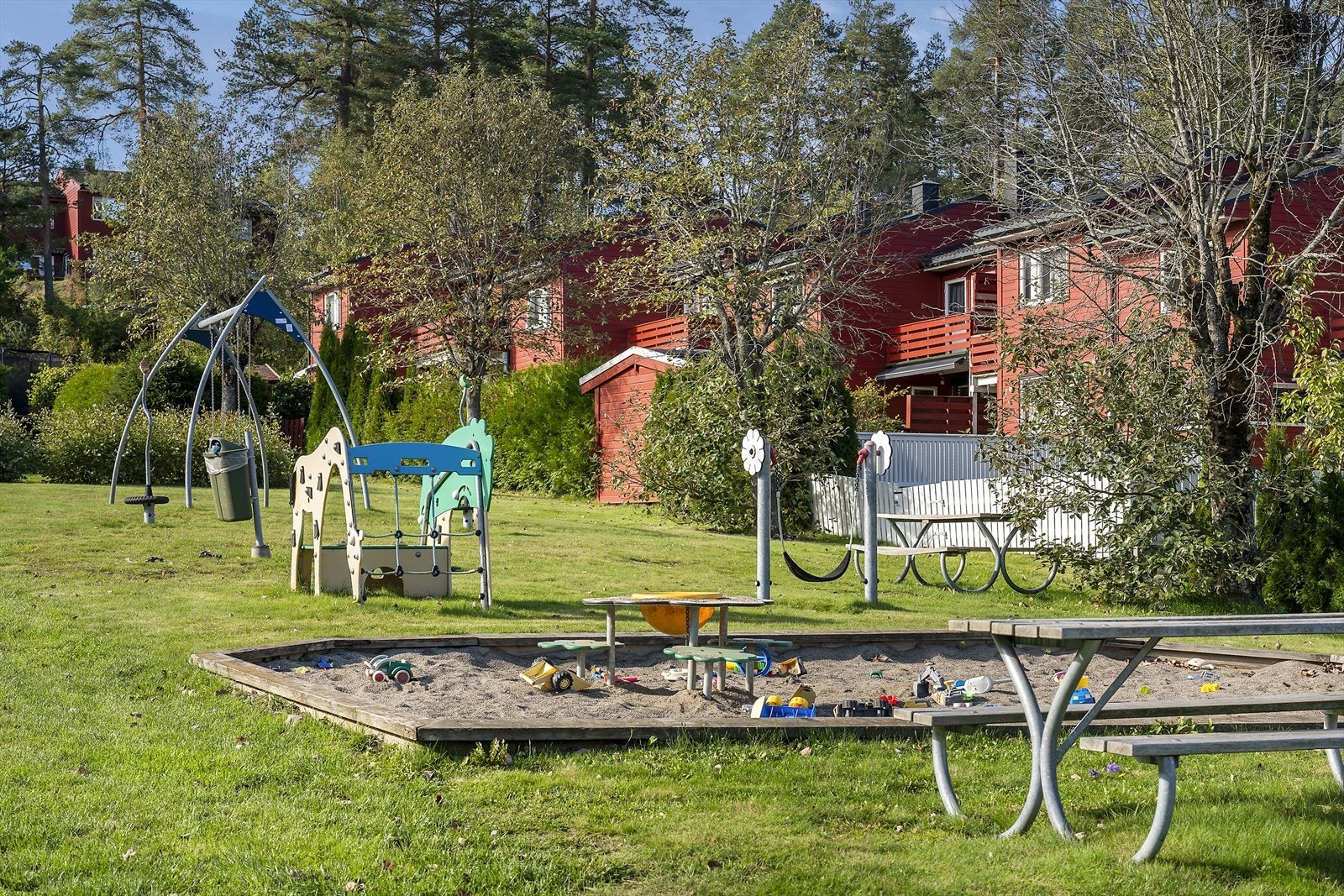Det er flere lekeplasser og friområder for de yngste i nabolaget. Galleribilde