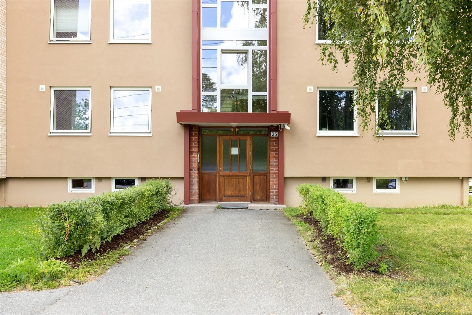 Leiligheten har en svært sentral beliggenhet på Manglerud, i et rolig og veldrevet borettslag. Galleribilde