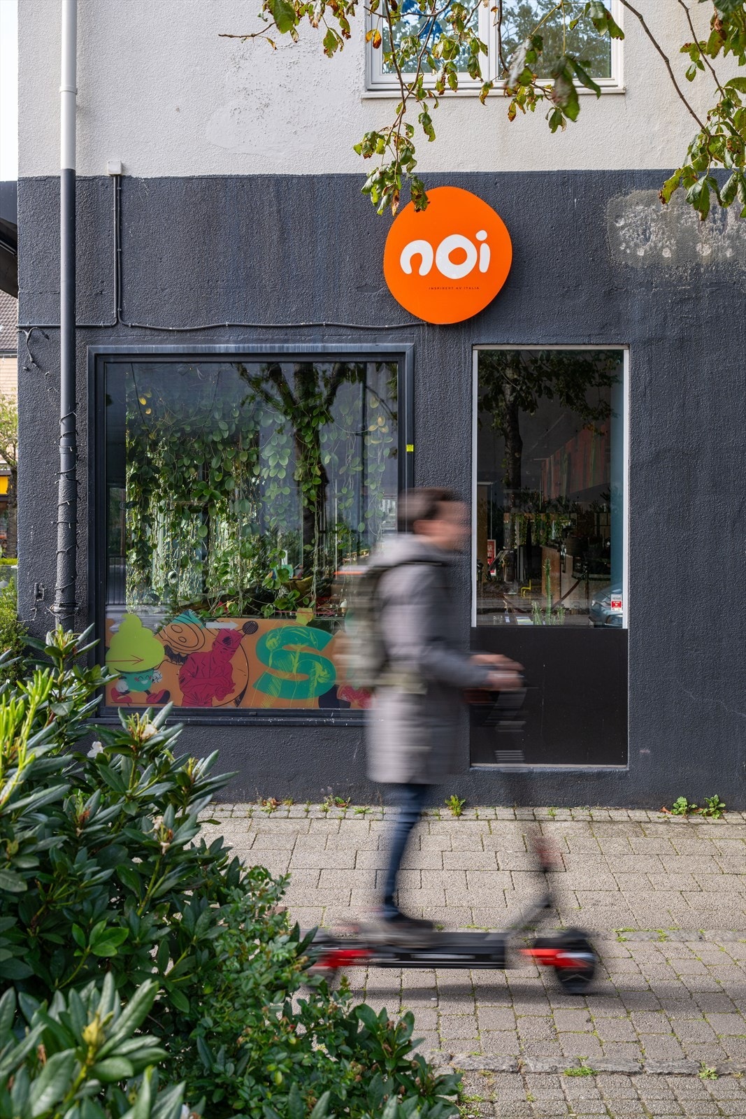 Sandnes sentrum ligger kun en kort tur unna og tilbyr et bredt utvalg av butikker, kaféer, restauranter og øvrige servicetilbud. Galleribilde