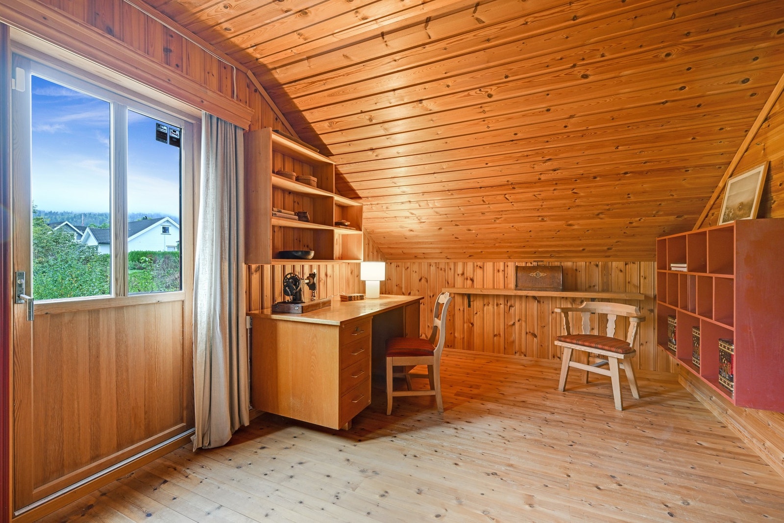 Soverom nr. 3 med utgang til balkong. Galleribilde