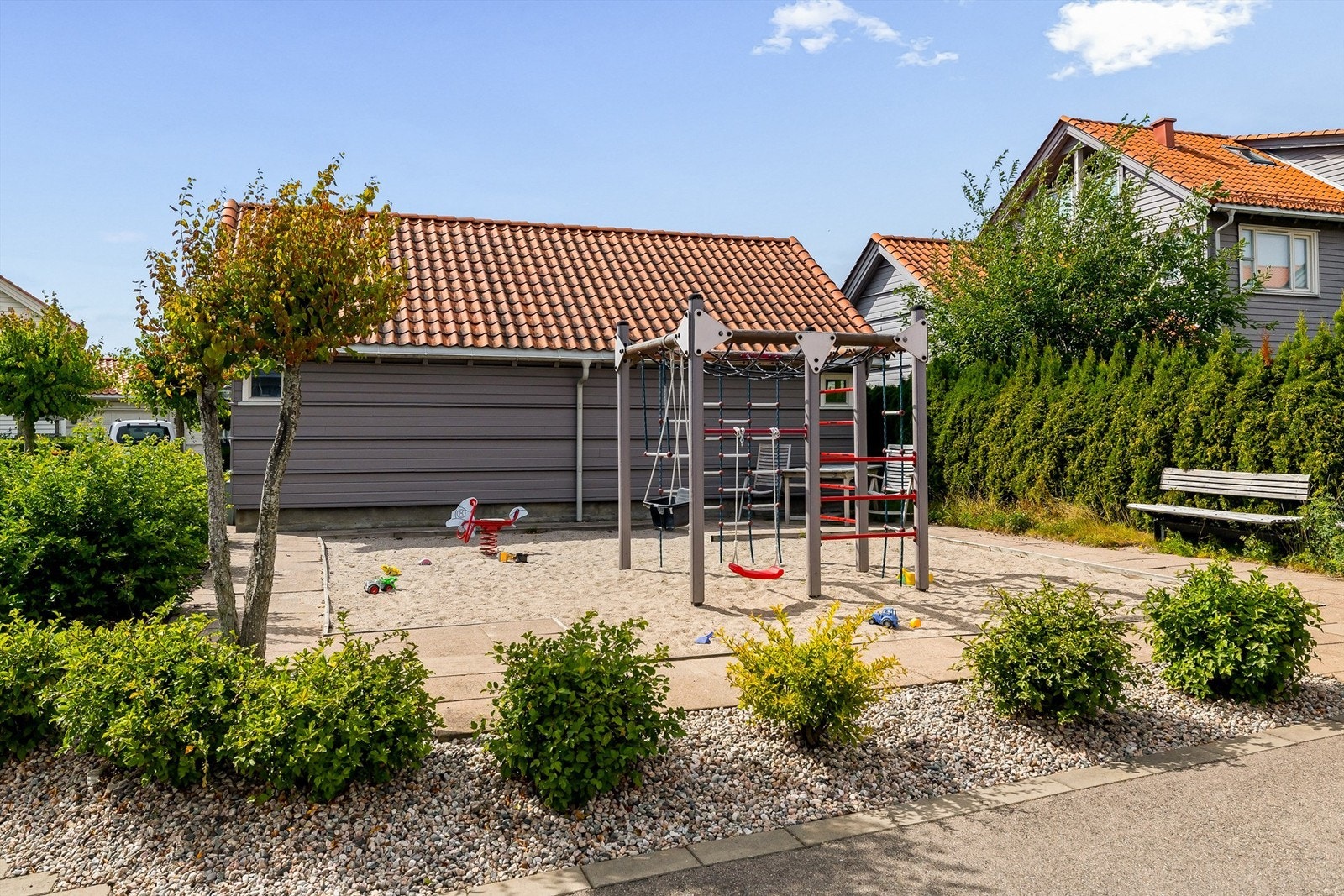 Lekeplass på området - ideelt for barnefamilien, eller om du har barnebarn. Galleribilde