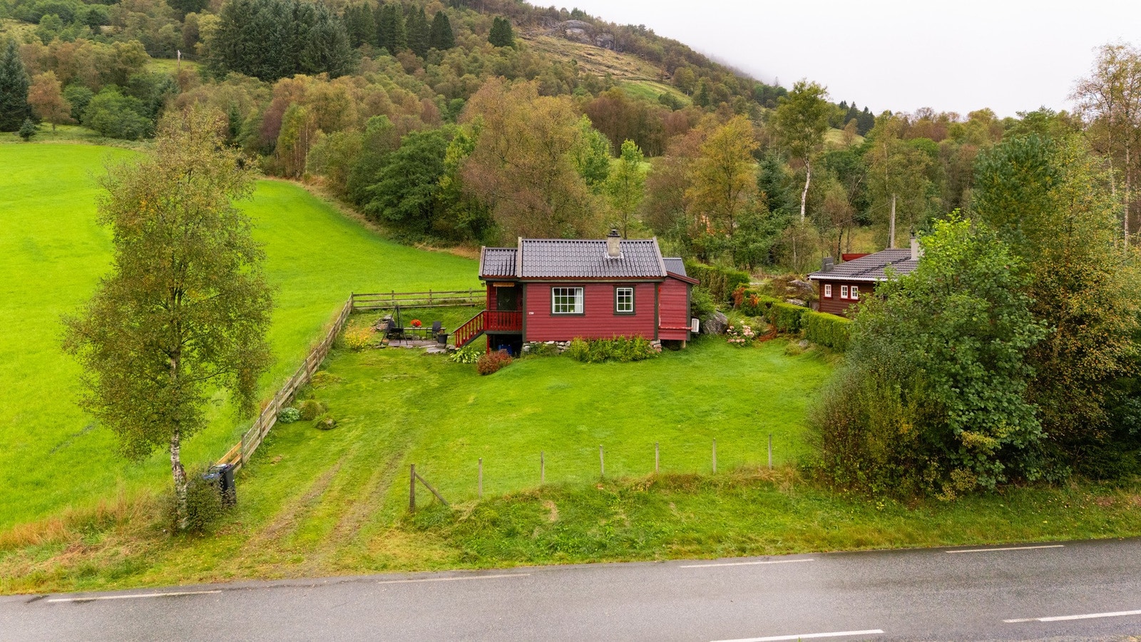 Velkommen til Ølmedalsvegen 250 - presentert av eiendomsmegler Elisabeth Marvik v/PrivatMegleren - Foto: Panomax Studio