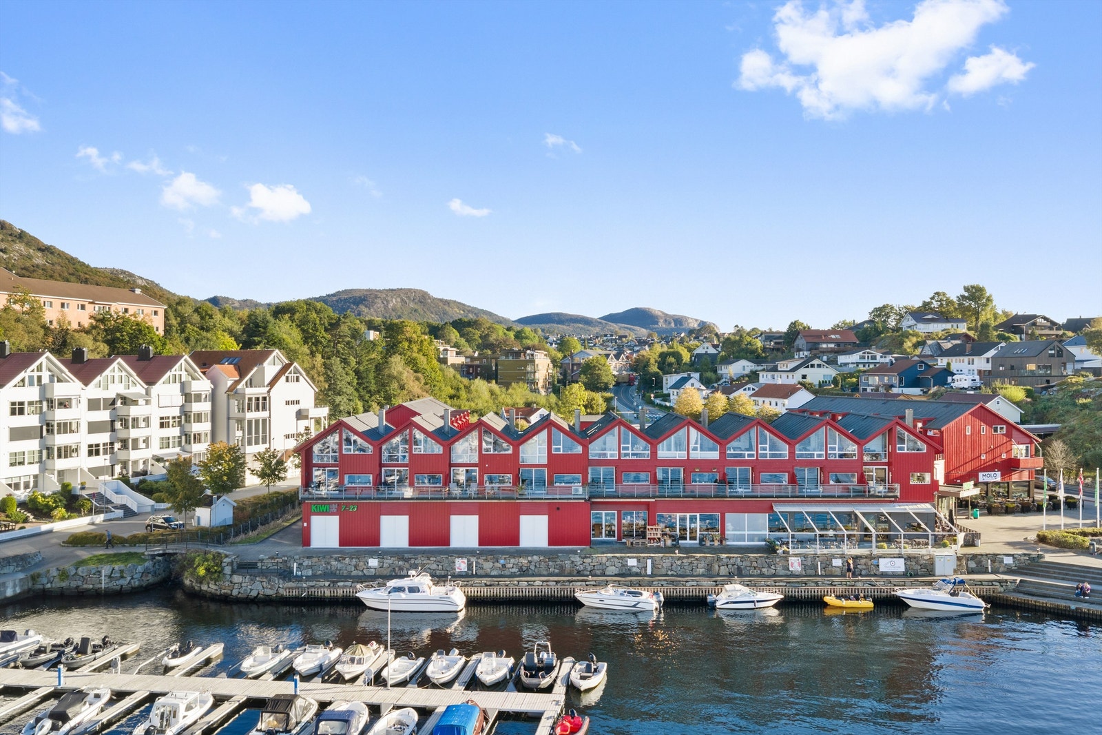Velkommen til Kaiveien 29! Flott andelsleilighet over to plan med maritim beliggenhet.
Foto: Martin Nordbø Galleribilde