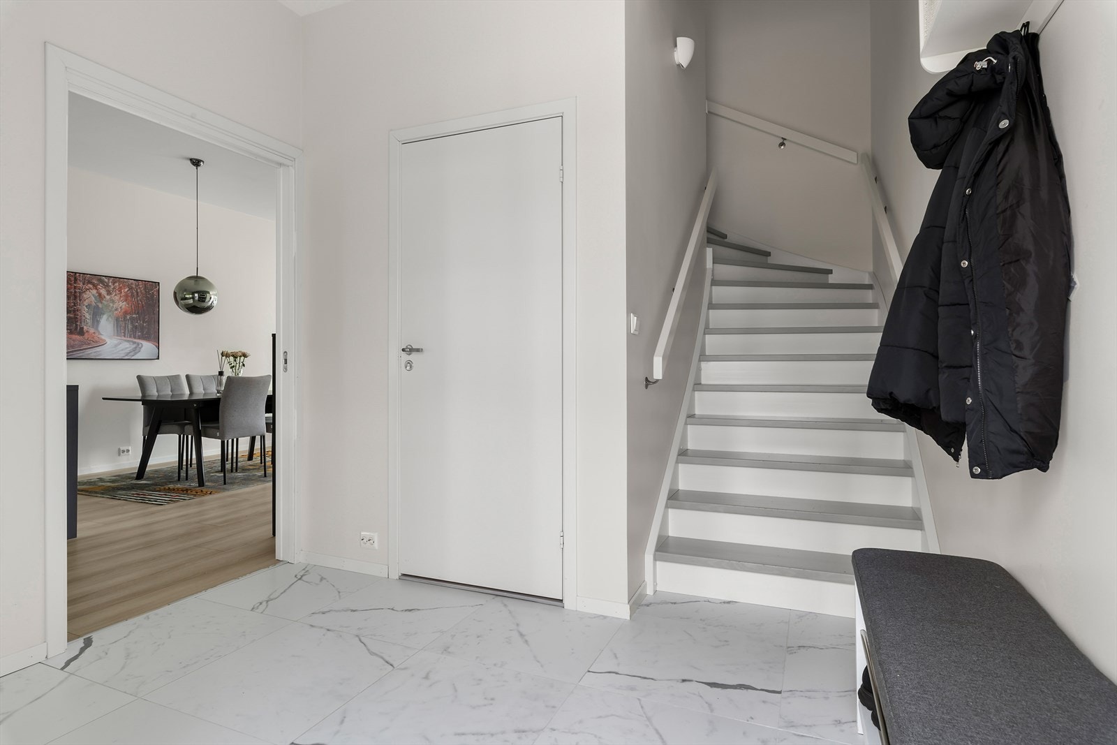 Vi beveger oss videre opp til 2. etasje. Galleribilde