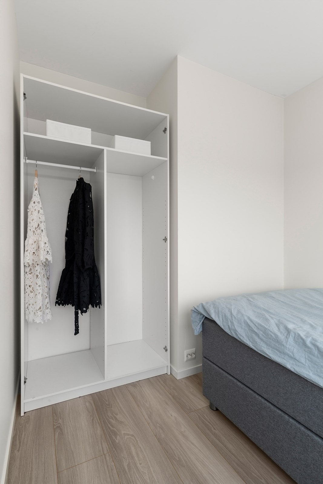 Her er det mye garderobe plass. Galleribilde