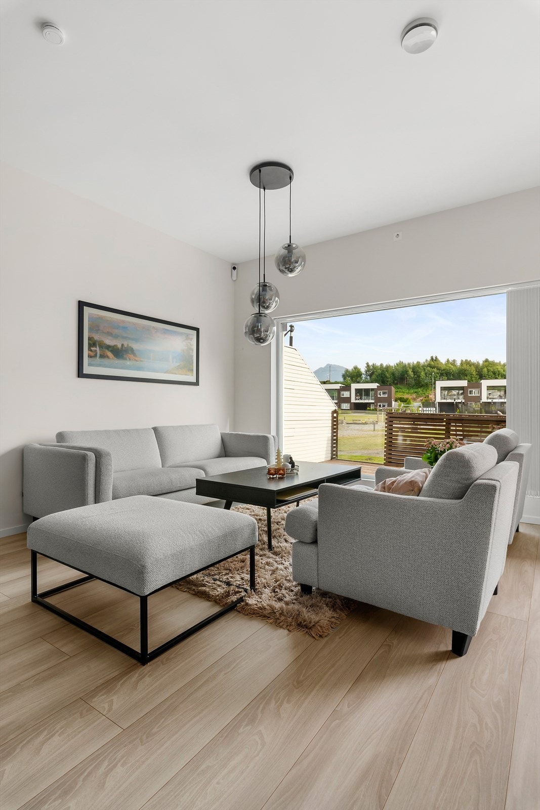 Det er godt med plass til en stor sofagruppe. Galleribilde