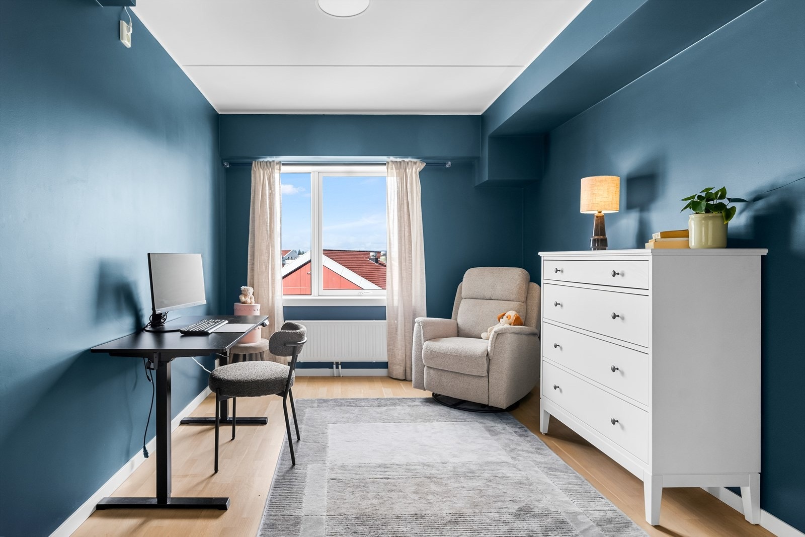 Det ene soverommet benyttes i dag som kontor. Galleribilde