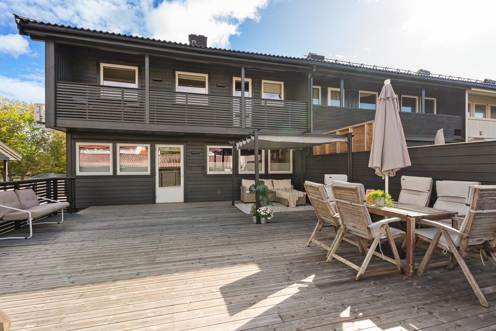 Krogsveen v/Anders R. Skajaa presenterer Metallveien 14 A - Dette enderekkehuset er kanskje et av de mest påkostede i sin klasse! Galleribilde