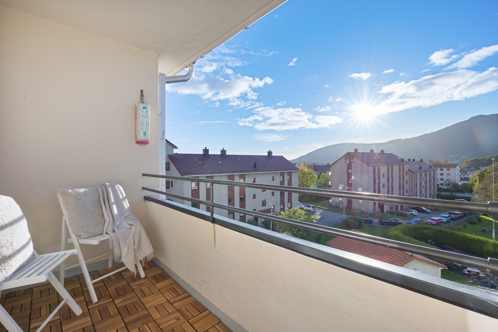 Balkongen måler 3,4 m2 Galleribilde