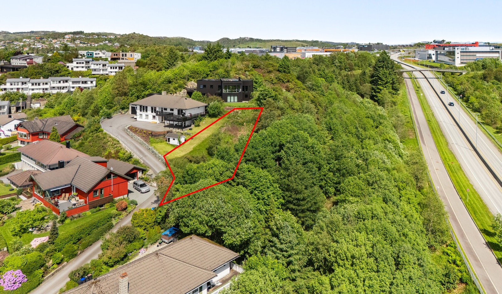 Tomtegrensene er ment for å være veiledende og kan avvike fra virkeligheten