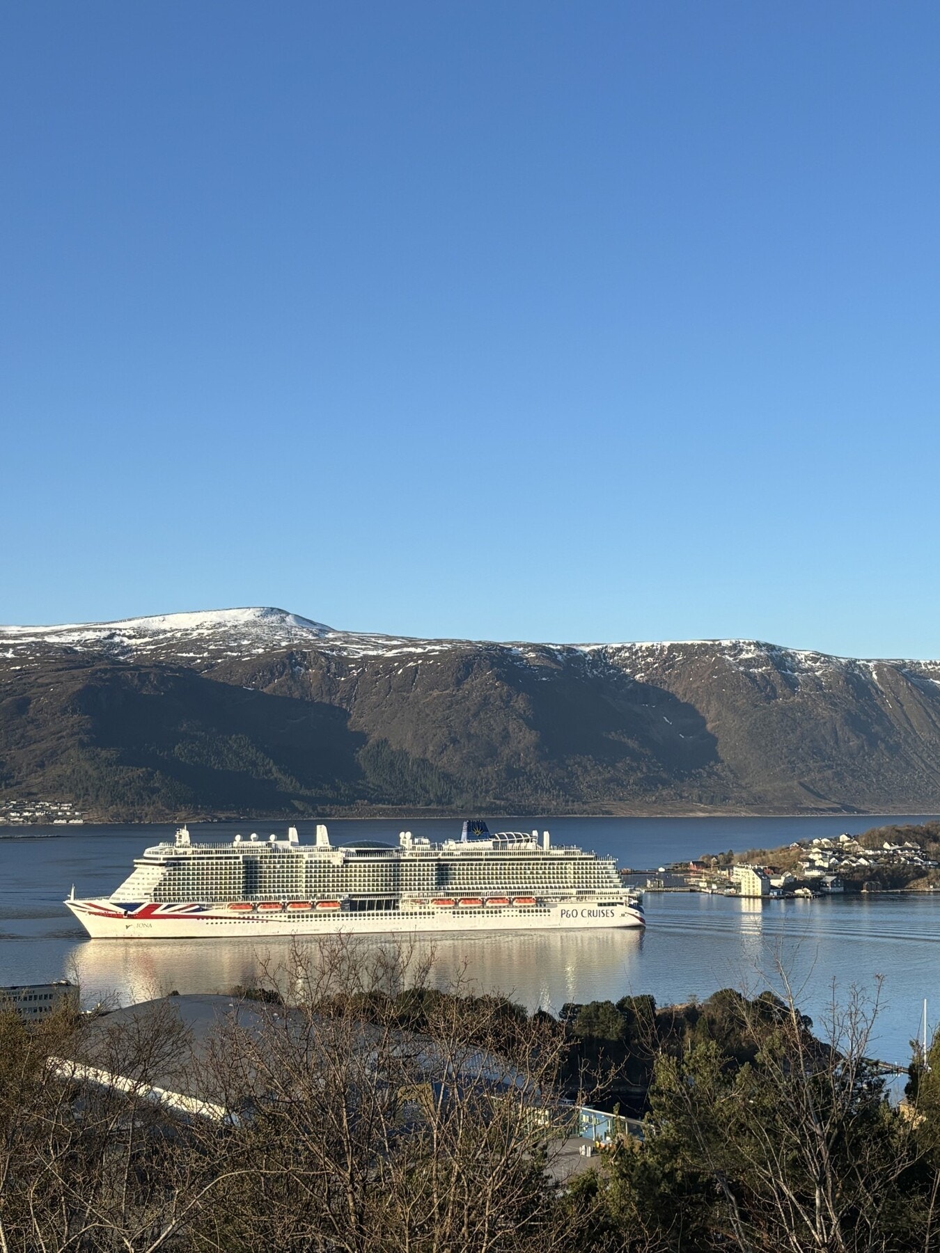 Innseilingen til Ålesund Havn med mer enn 250 cruiseanløp i året. Galleribilde
