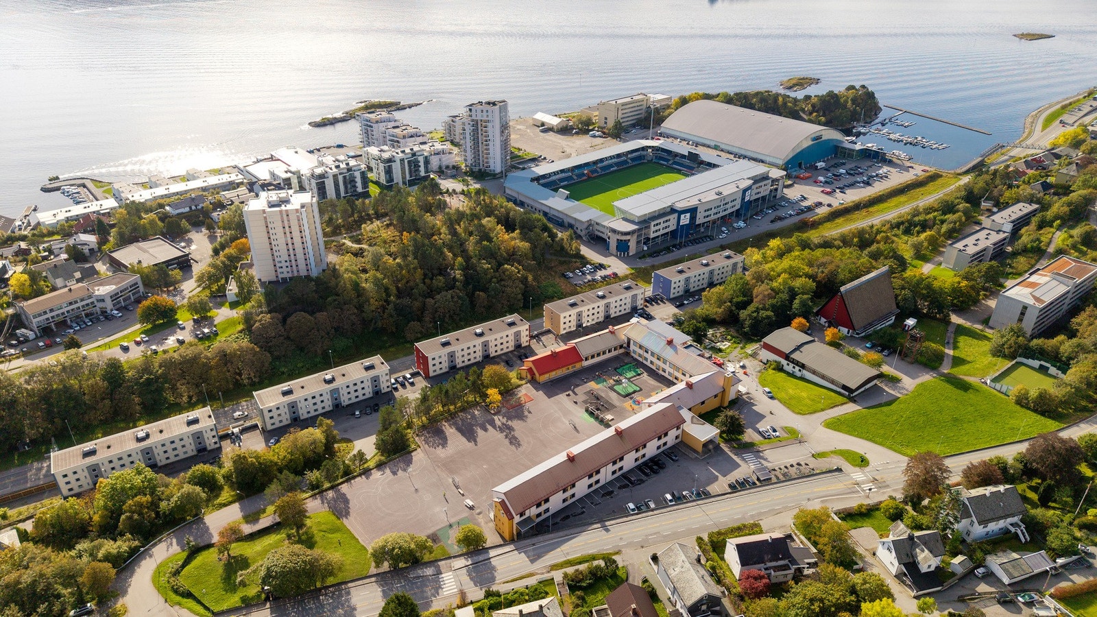 Gangavstand til Volsdalen Barneskole, og til flotte turområder ved sjøen og på fjellet. Galleribilde