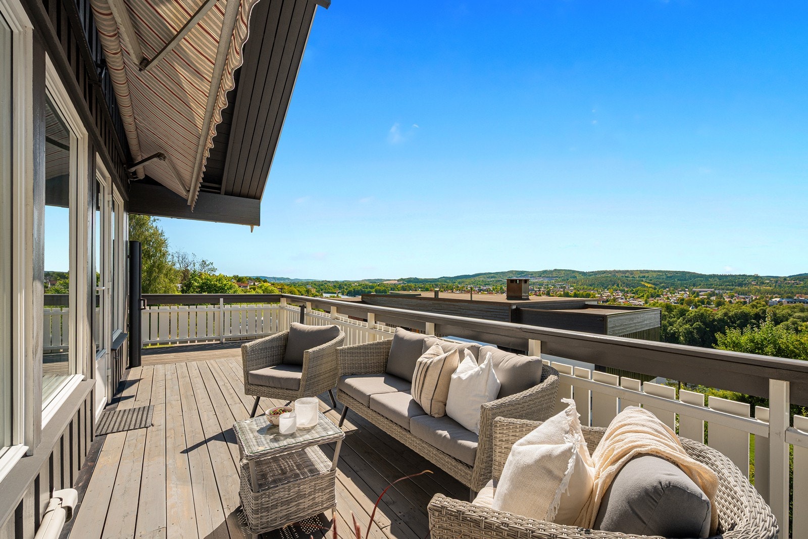 Nydelig utsikt fra terrasse Galleribilde
