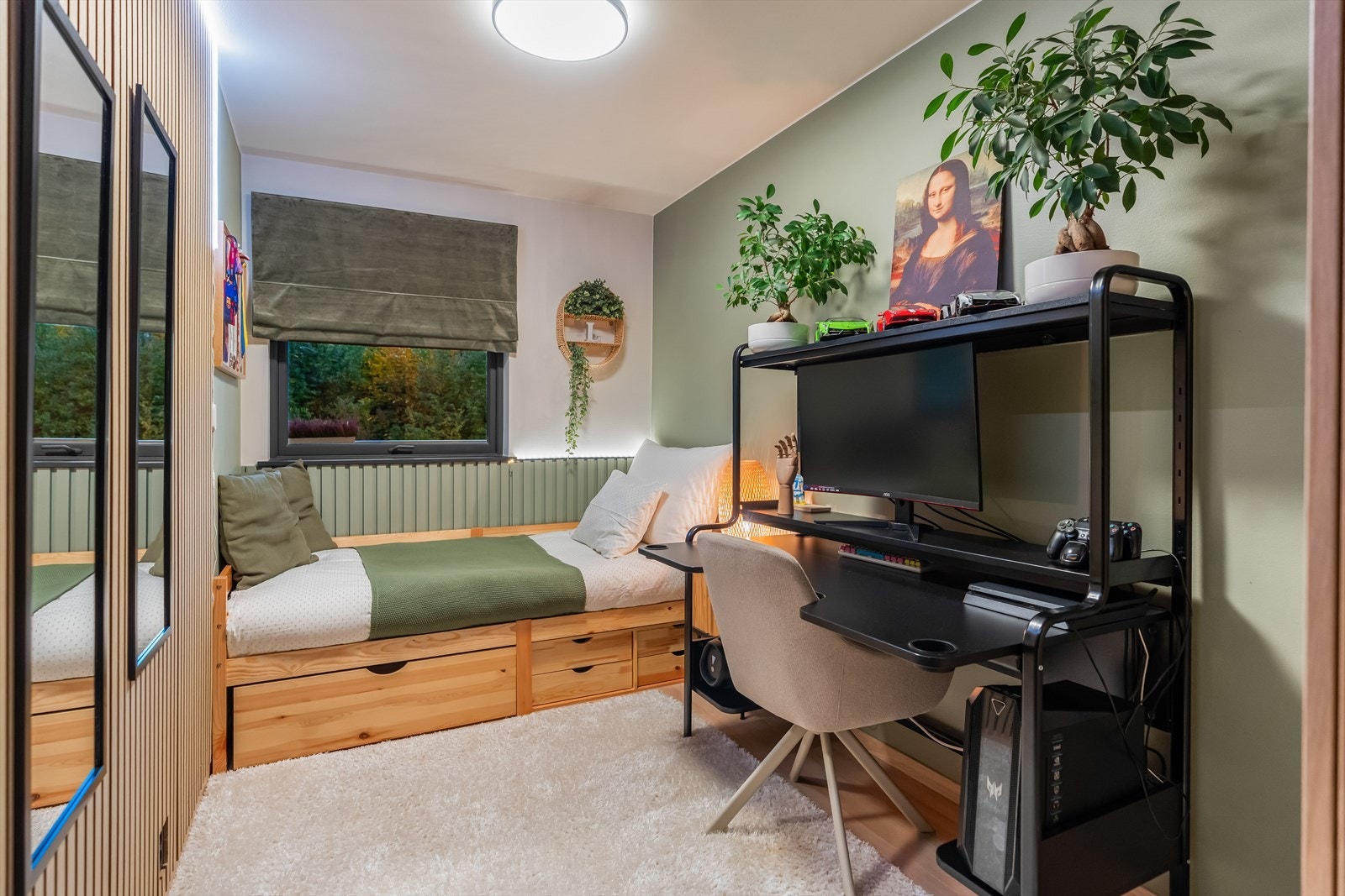 Det tredje soverommet er allsidig med spilevegg som dekorativ detalj. Galleribilde