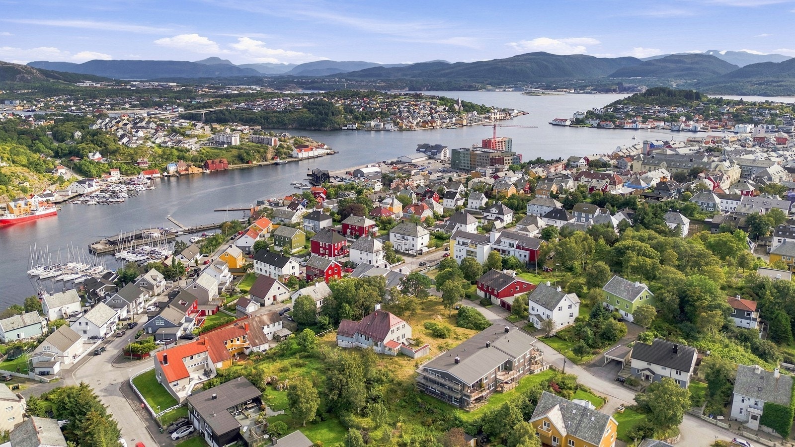Gangavstand til bysentrum med alt av sentrumsfasiliteter Galleribilde