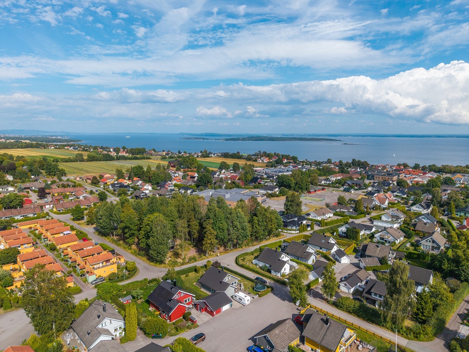 Oversikt over Åsgårdstrand, et område kjent for sin idylliske kystlinje. Galleribilde