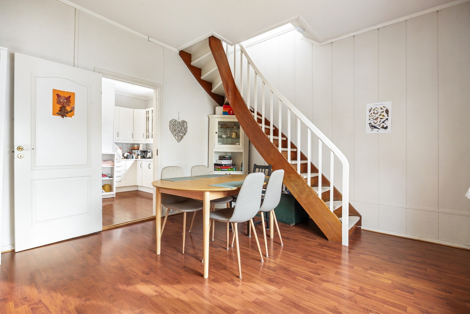 Leiligheten har to soverom, stue, spisestue, kjøkken og to toalettrom. Fotograf: Stine Prøitz Jørgensen. Galleribilde