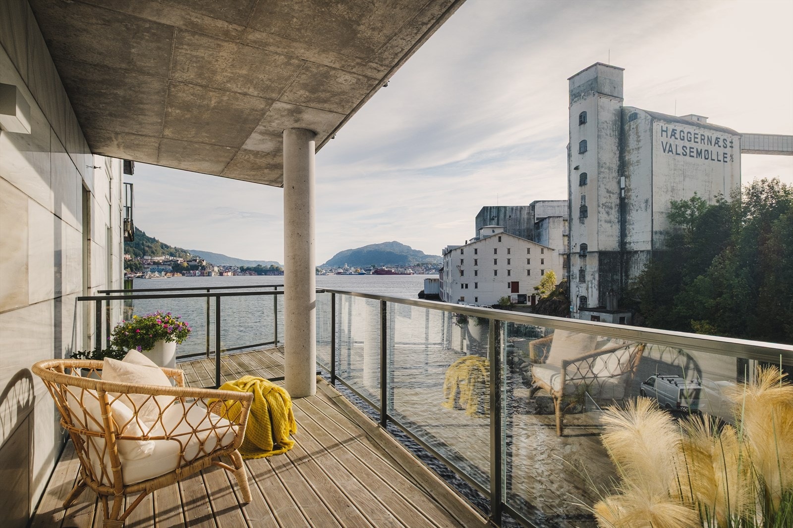 Velkommen til Nyhavn 8A presentert av Cecilie van der Heide for Eiendomsmegler Norge. Galleribilde