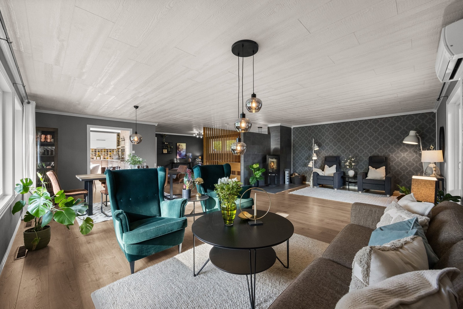 Stuen har flere møbleringsmuligheter for å passe ulike behov. Galleribilde