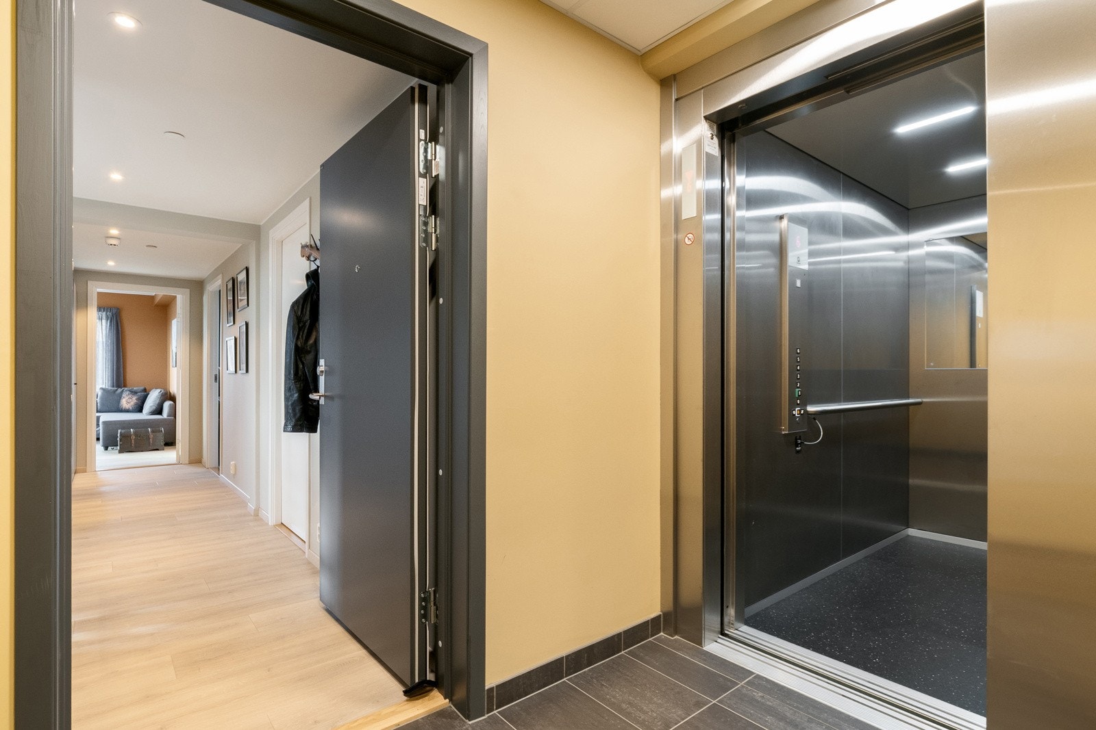 Praktisk med tilgang via heis fra kjelleren Galleribilde