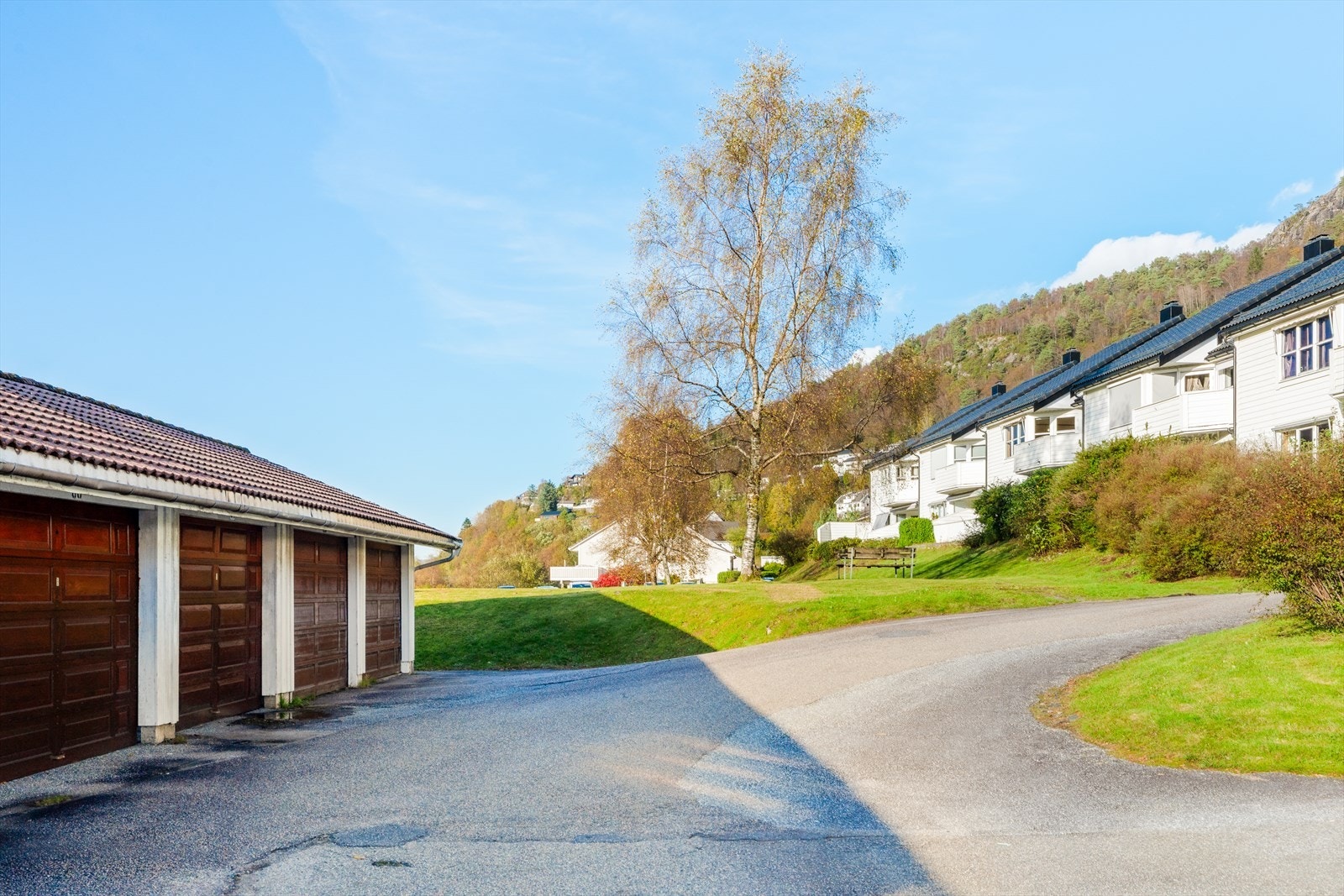 Flotte turmuligheter med Lyderhorn like i nærheten, kort vei til Vestkanten Storsenter og gode kollektivforbindelser videre mot Bergen sentrum Galleribilde