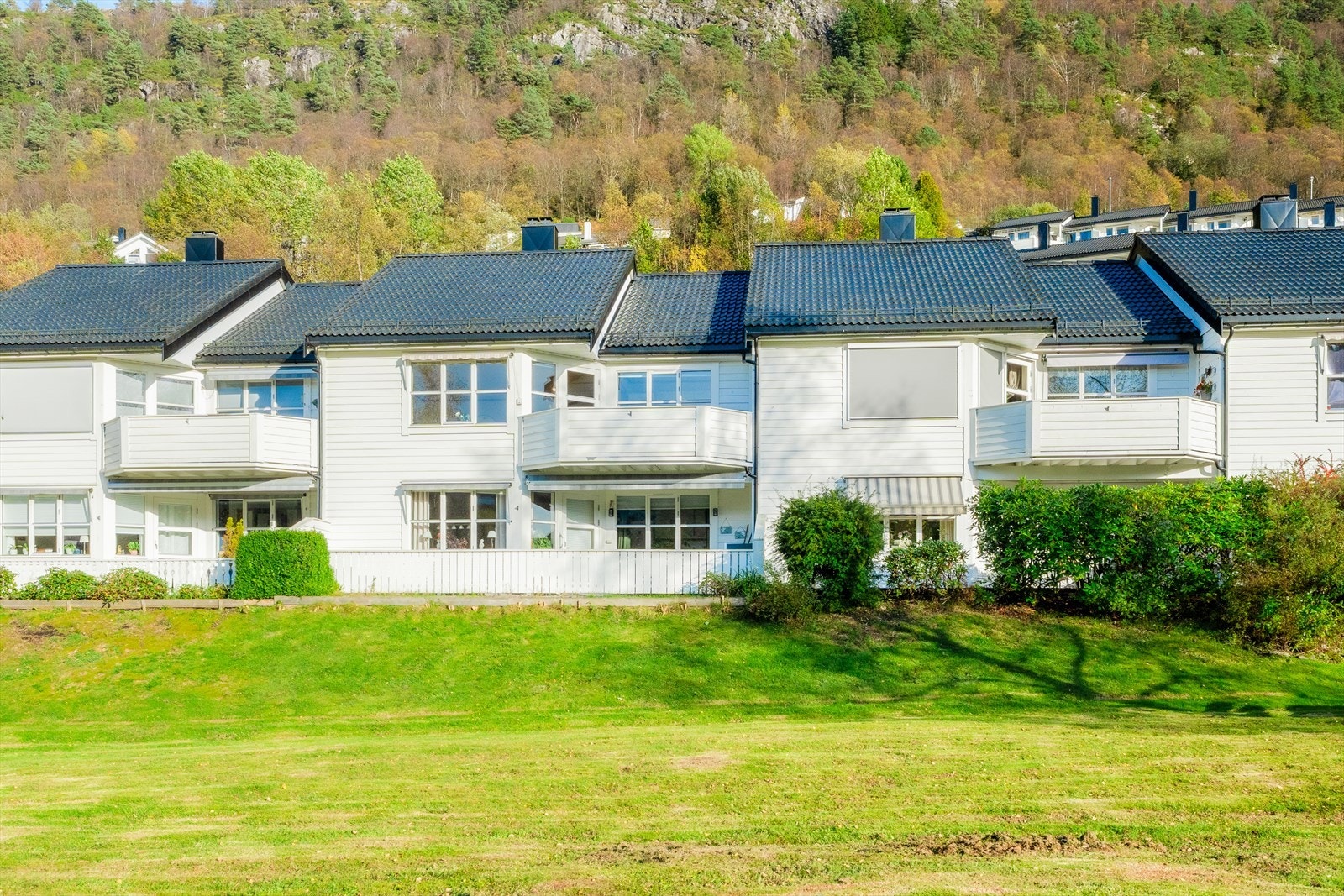Her bor du tilbaketrukket og naturnært, samtidig som Bergen sentrum nås på ca. 12-15 minutter med bil. Galleribilde