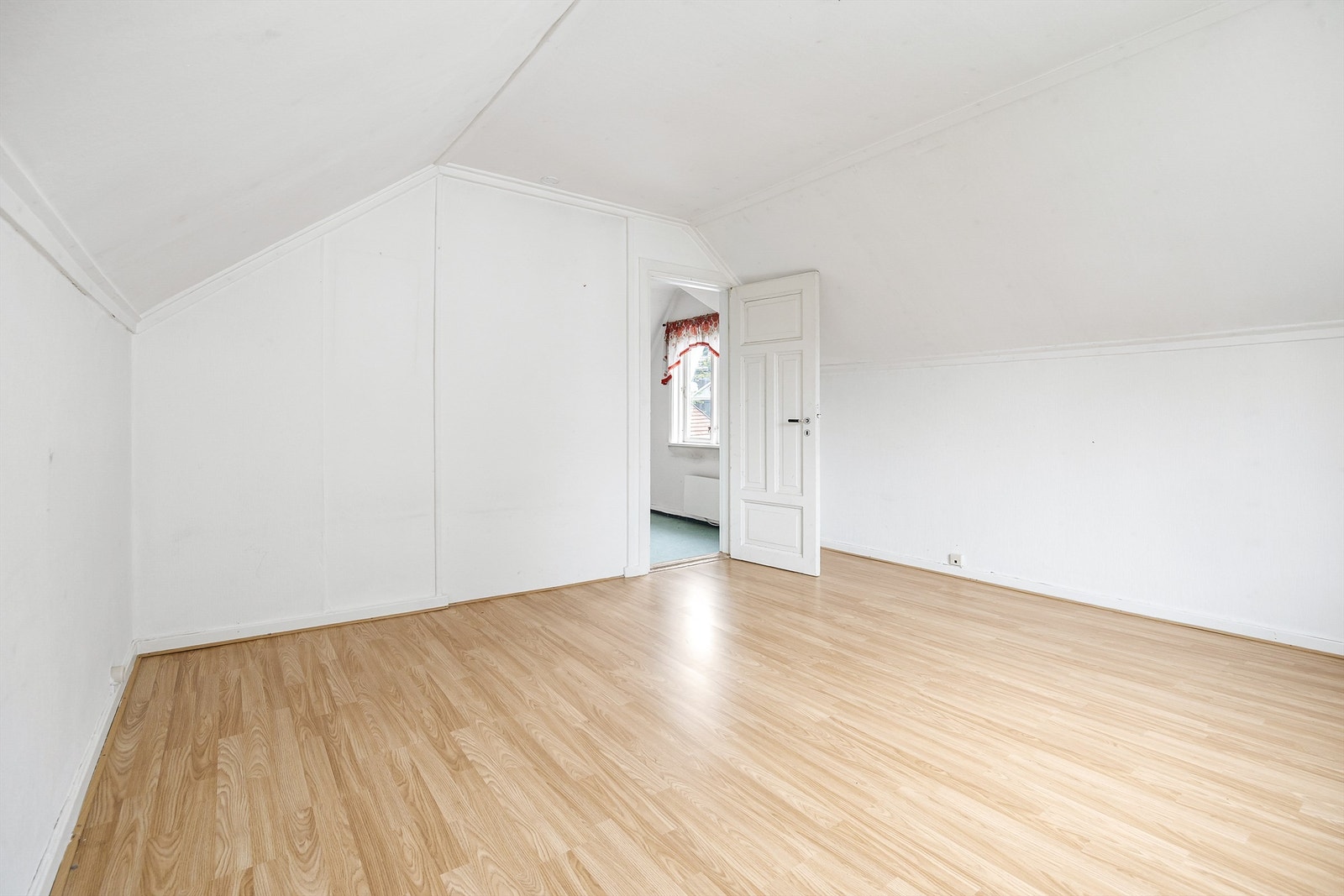 Rommene kan benyttes som ordinære soverom, gjesterom eller til andre formål etter behov. Galleribilde